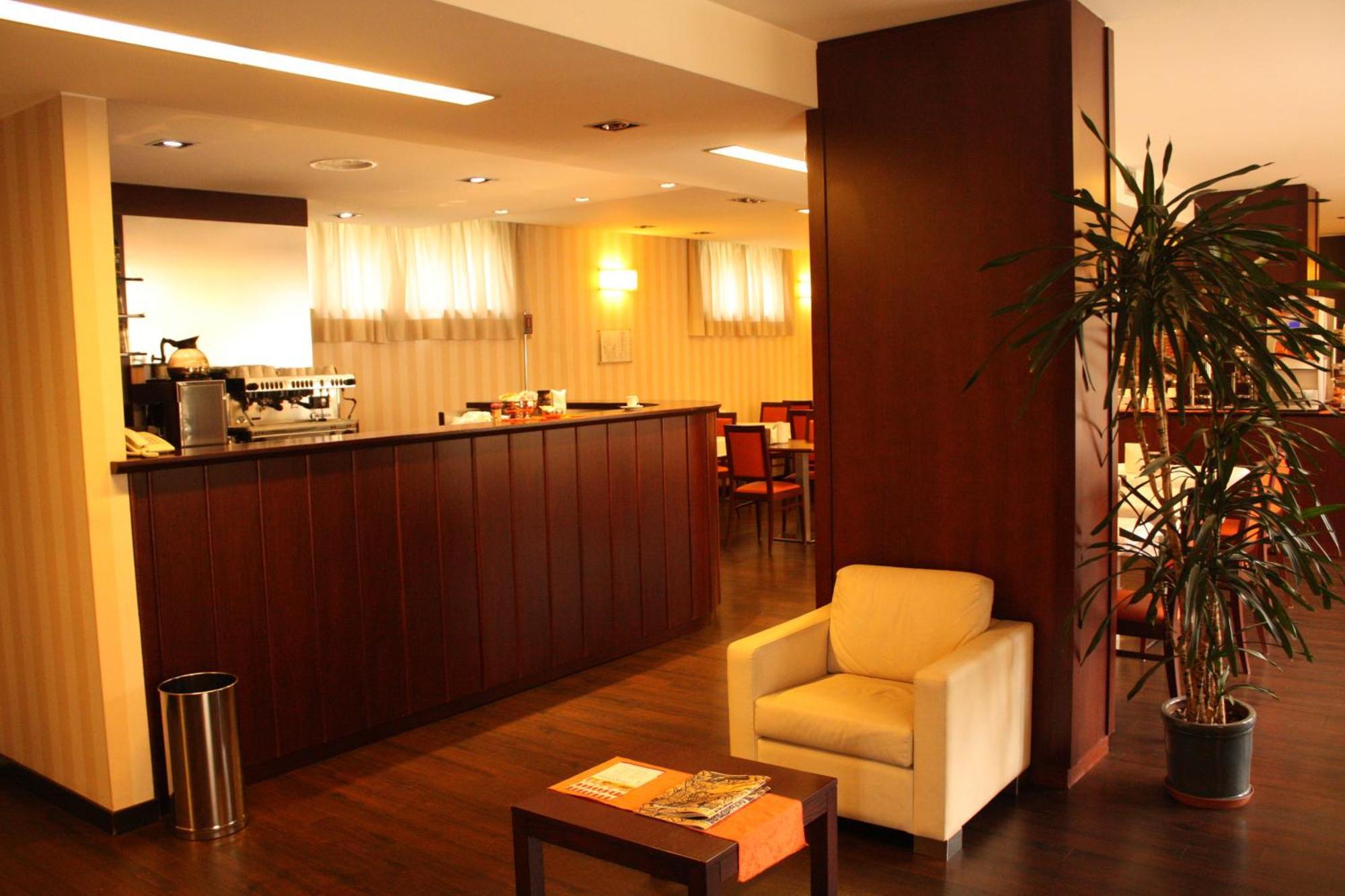 Hotel 2C Legnano Exterior photo