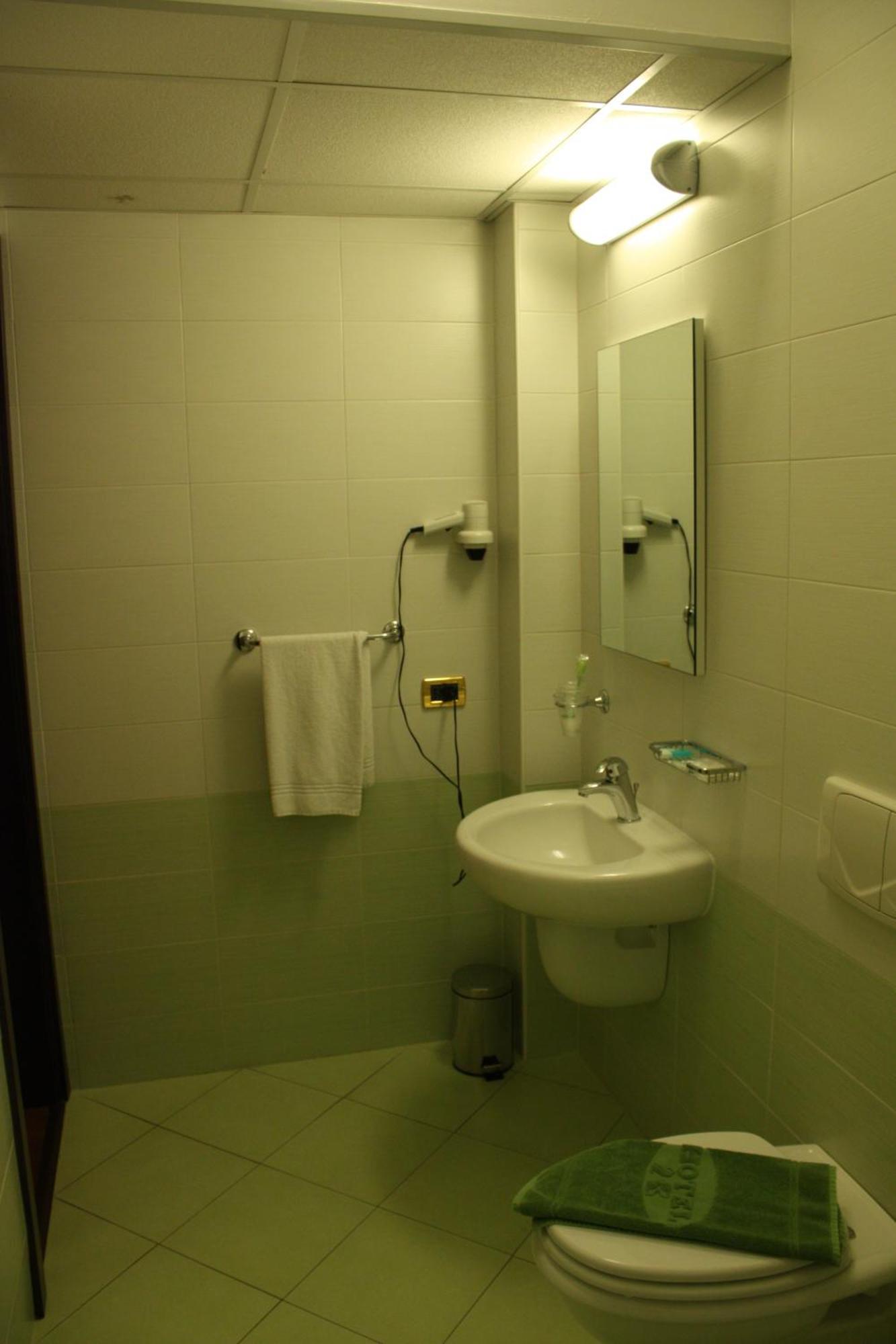 Hotel 2C Legnano Exterior photo