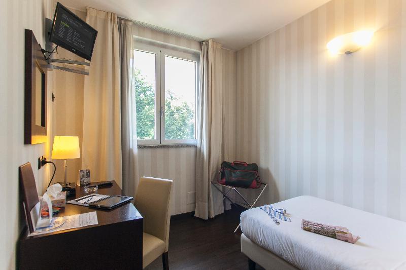 Hotel 2C Legnano Exterior photo
