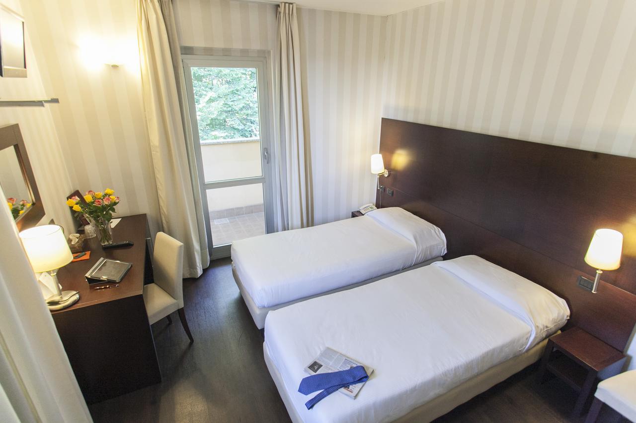 Hotel 2C Legnano Exterior photo