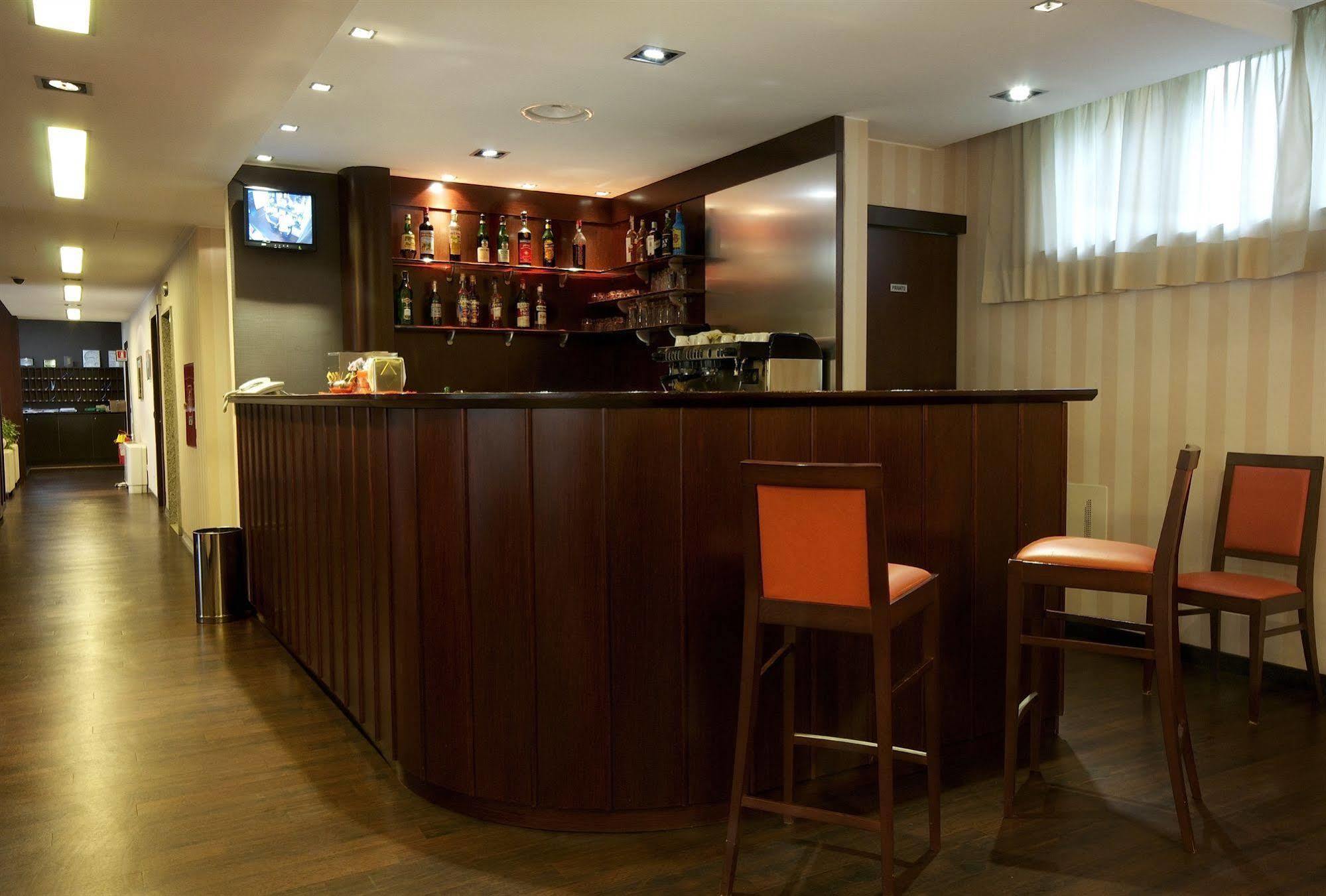 Hotel 2C Legnano Exterior photo