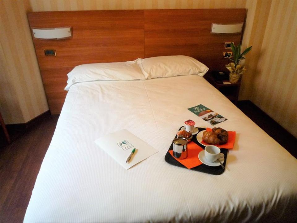 Hotel 2C Legnano Exterior photo
